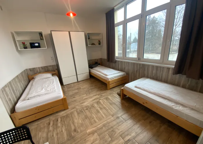 Könnyű közlekedés, ingyenes parkolás - Hotel Operator Kft